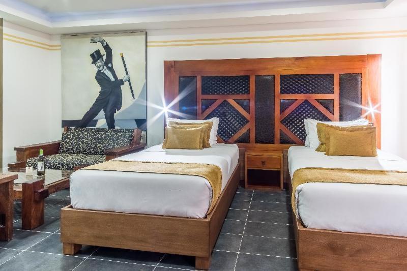 Hotel Du Parc ميديلين الغرفة الصورة